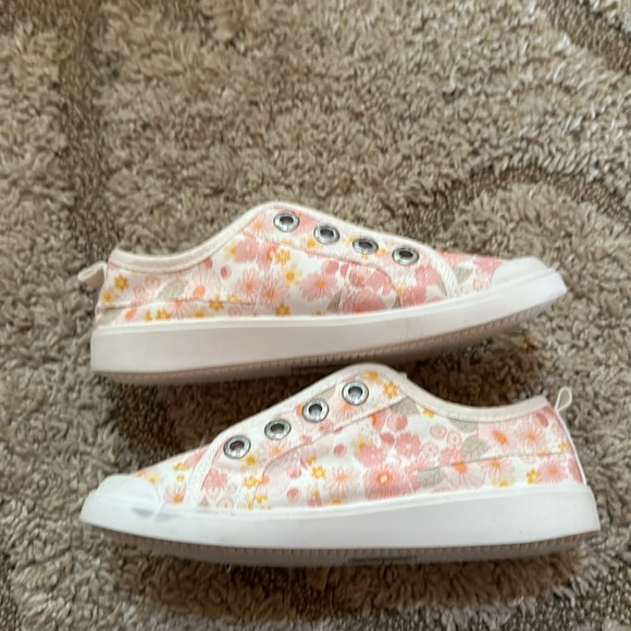 Blowfish Malibu kids size 1 slip on shoes NWOT - Picture 12 of 13